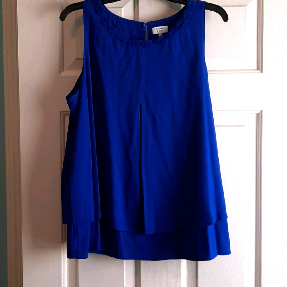 Crown and Ivy ladies blouse
